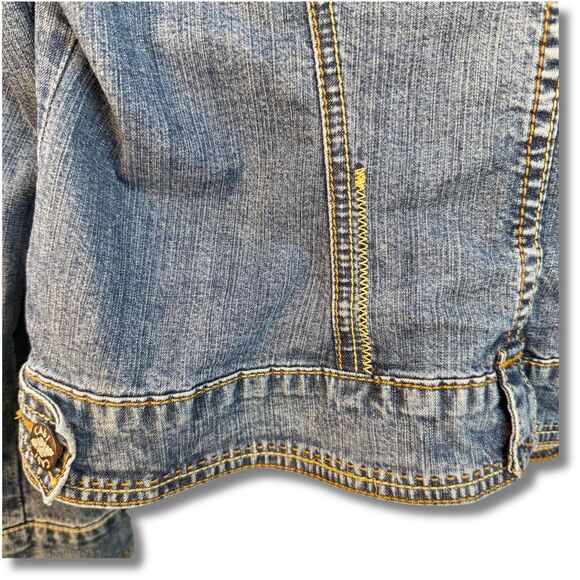 CAbi Denim Jean Jacket Womens Size Medium Blue Chest Pockets #511 - Picture 6 of 16